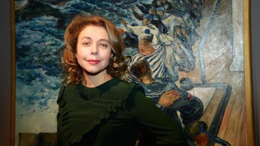 Божена Рынска на выставке в Институте русского реалистичного искусства