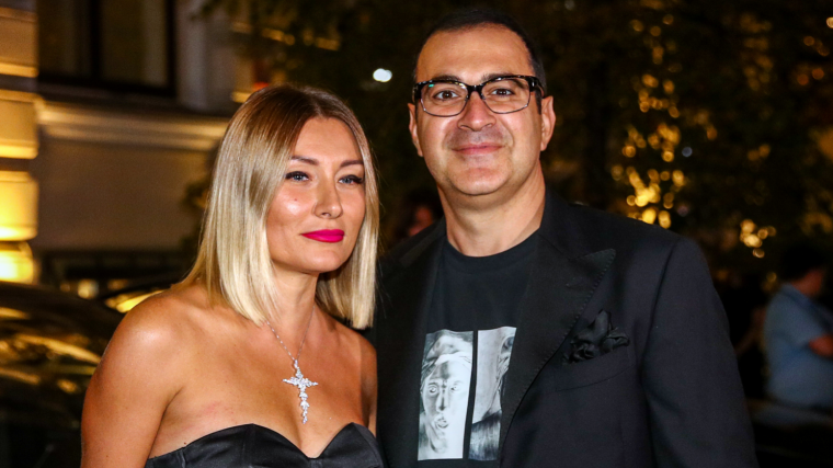 Комик Гарик Мартиросян с супругой Жанной в 2019-м